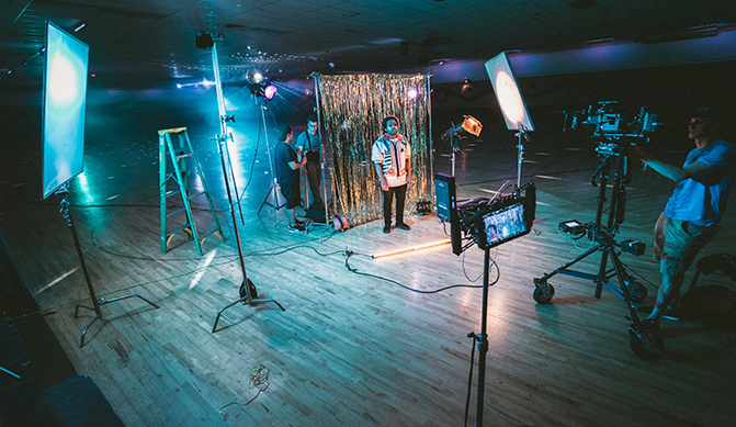 Every Great Show Begins with an Award-Worthy Set